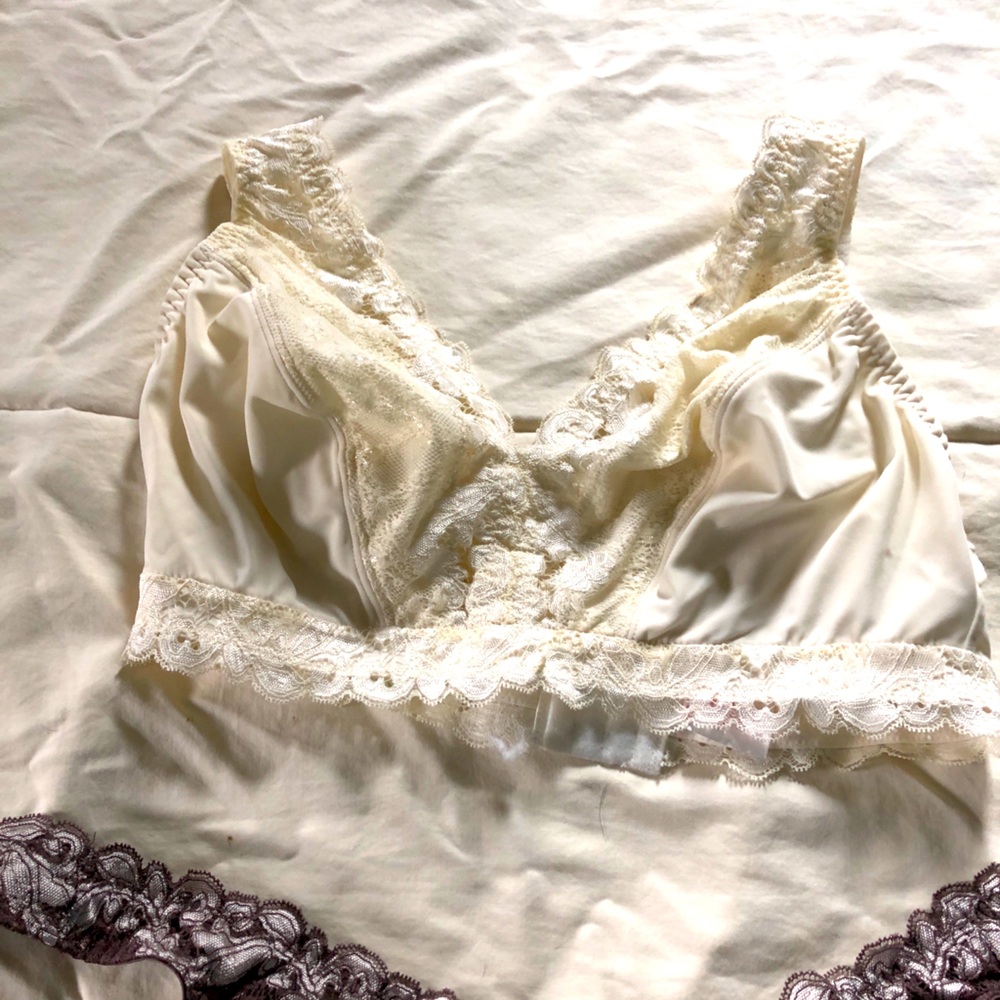 Breezies Soft Support Wirefree Bra, set of 2 SOLD